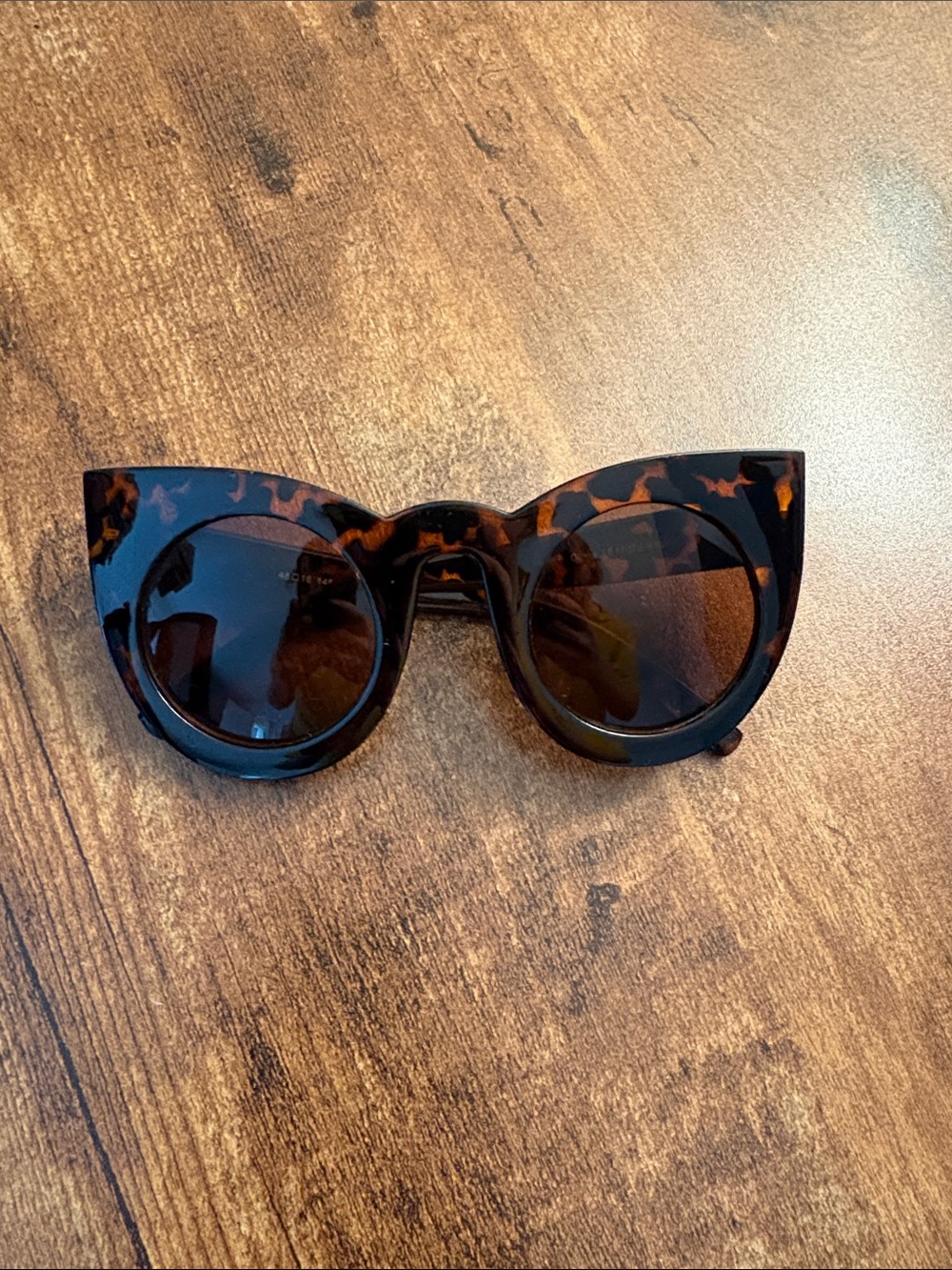 Tortoiseshell Cat Eye Women's Sunglasses - Brown